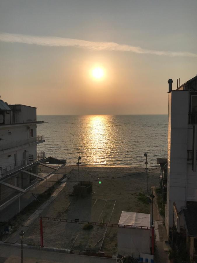 Nisel Seaside Apartment ปาราเลียกาเตอรีนิส ภายนอก รูปภาพ